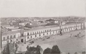 Palacio Nacional desde la Catedral de México