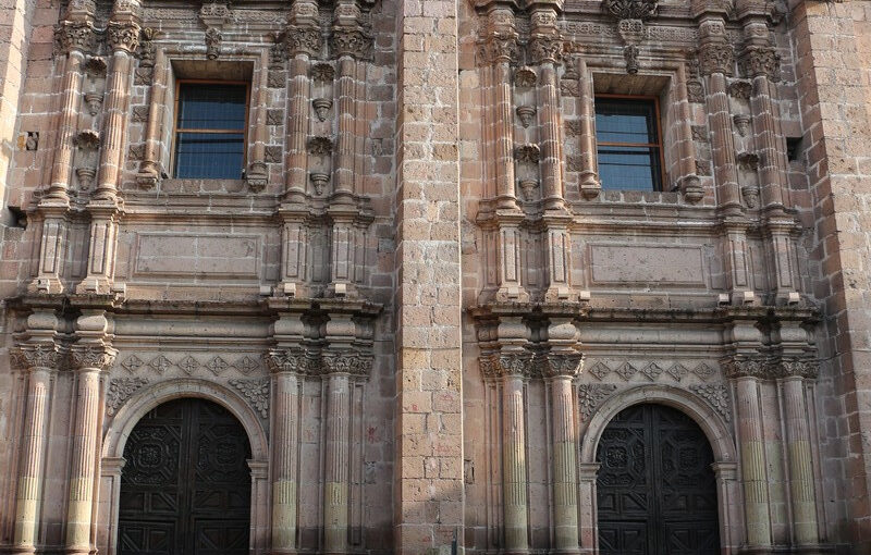 El perro de piedra en Las Monjas (I)